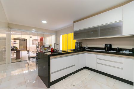 Casa à venda com 164m², 3 quartos e 2 vagasCozinha