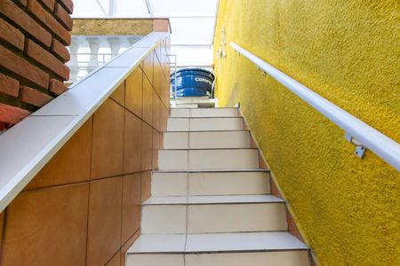 Casa à venda com 164m², 3 quartos e 2 vagasEscada