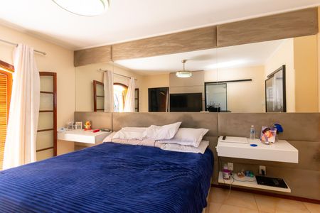 Casa à venda com 164m², 3 quartos e 2 vagasSuíte