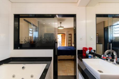 Casa à venda com 164m², 3 quartos e 2 vagasBanheiro da Suíte