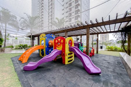 Apartamento à venda com 115m², 3 quartos e 2 vagasÁrea comum - Playground