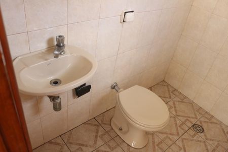 Casa à venda com 206m², 4 quartos e 2 vagasBanheiro 3