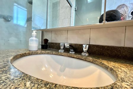 Apartamento à venda com 72m², 3 quartos e 2 vagasBanheiro da Suíte