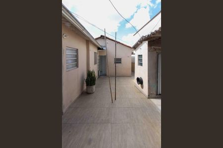 Casa à venda com 240m², 3 quartos e 1 vaga Casa à venda com 240m², 3 quartos e 1 vagaQuintal