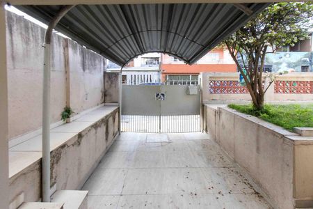 Casa à venda com 240m², 3 quartos e 1 vaga Casa à venda com 240m², 3 quartos e 1 vagaGaragem