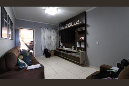 Sala de casa para alugar com 3 quartos, 239m² em Jardim Ponte Rasa, São Paulo