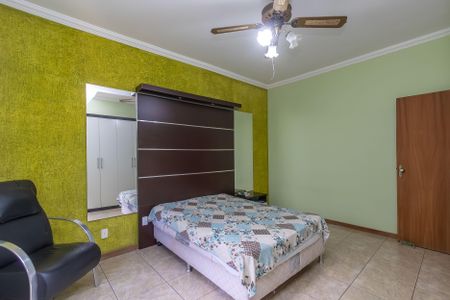 Casa à venda com 295m², 4 quartos e 2 vagasQuarto 1