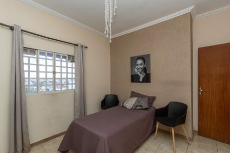 Casa à venda com 295m², 4 quartos e 2 vagasQuarto 4