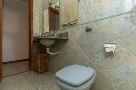 Casa à venda com 295m², 4 quartos e 2 vagasBanheiro Social