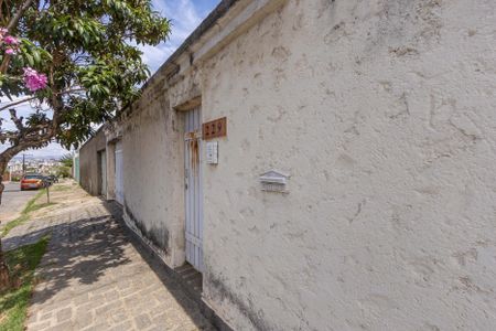 Casa à venda com 295m², 4 quartos e 2 vagasFachada