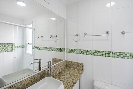 Apartamento à venda com 64m², 2 quartos e 2 vagasBanheiro da Suíte