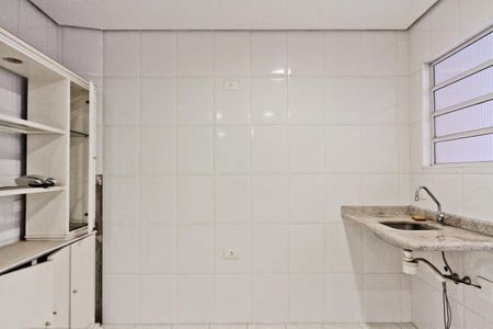 Casa de condomínio à venda com 900m², 6 quartos e 8 vagasCasa de hóspedes - cozinha