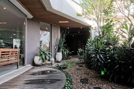 Casa de condomínio à venda com 900m², 6 quartos e 8 vagasJardim