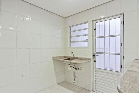 Casa de condomínio à venda com 900m², 6 quartos e 8 vagasCasa de hóspedes - cozinha