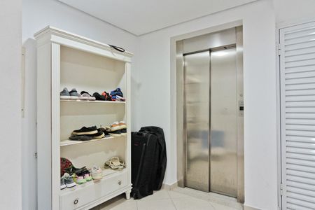 Casa de condomínio à venda com 900m², 6 quartos e 8 vagasGaragem