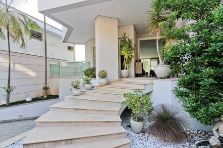 Casa de condomínio à venda com 900m², 6 quartos e 8 vagasÁrea externa