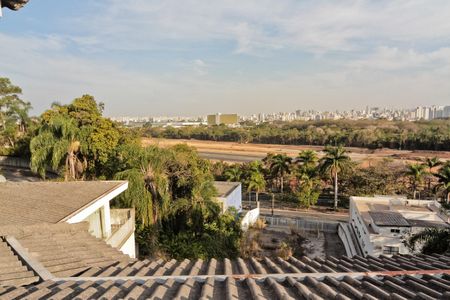 Casa de condomínio à venda com 900m², 6 quartos e 8 vagasVista