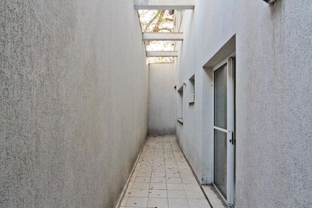 Casa de condomínio à venda com 900m², 6 quartos e 8 vagasCasa de hóspedes - área de serviço