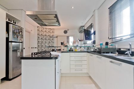 Casa de condomínio à venda com 900m², 6 quartos e 8 vagasCozinha