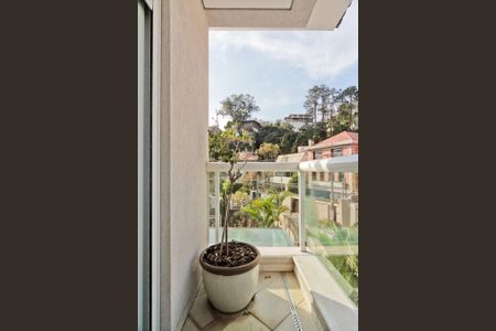 Casa de condomínio à venda com 900m², 6 quartos e 8 vagasVaranda