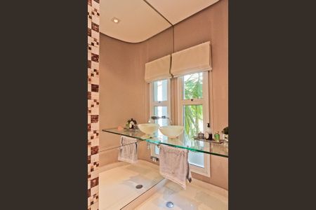 Casa de condomínio à venda com 900m², 6 quartos e 8 vagasLavabo