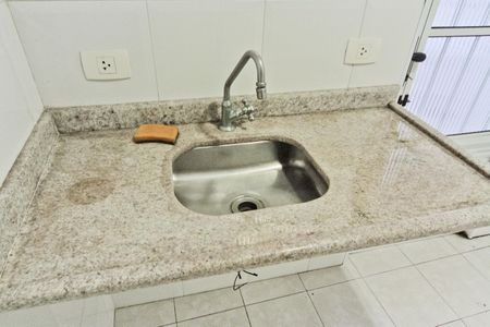 Casa de condomínio à venda com 900m², 6 quartos e 8 vagasCasa de hóspedes - cozinha