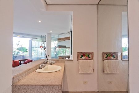 Casa de condomínio à venda com 900m², 6 quartos e 8 vagasÁrea comum