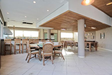 Casa de condomínio à venda com 900m², 6 quartos e 8 vagasÁrea comum