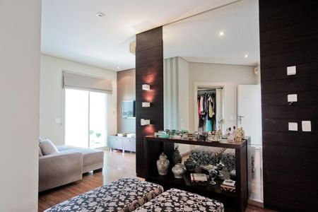 Casa de condomínio à venda com 900m², 6 quartos e 8 vagasSuíte 4