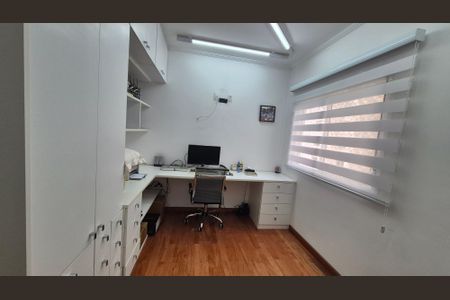 Apartamento à venda com 156m², 3 quartos e 3 vagas Apartamento à venda com 156m², 3 quartos e 3 vagasEscritório