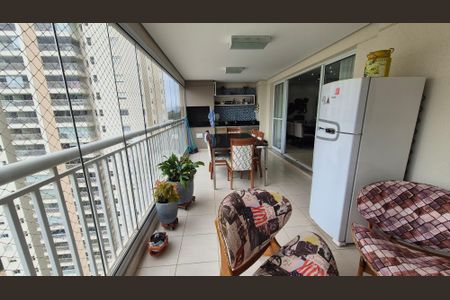 Apartamento à venda com 156m², 3 quartos e 3 vagas Apartamento à venda com 156m², 3 quartos e 3 vagasVaranda