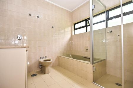 Casa à venda com 420m², 3 quartos e 3 vagasBanheiro da Suíte 3