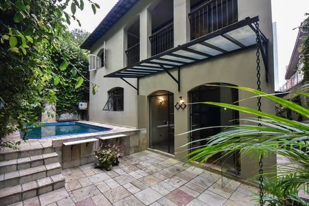 Casa à venda com 420m², 3 quartos e 3 vagasPiscina