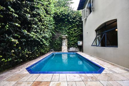 Casa à venda com 420m², 3 quartos e 3 vagasPiscina