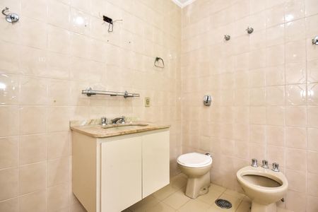 Casa à venda com 420m², 3 quartos e 3 vagasBanheiro da Suíte 3