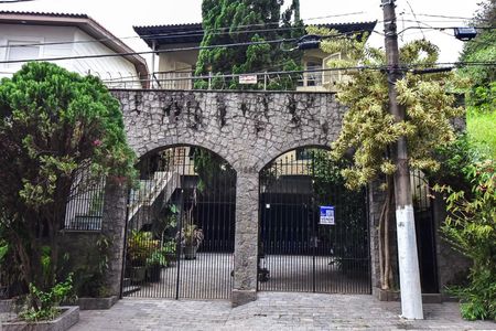 Casa à venda com 420m², 3 quartos e 3 vagasFachada