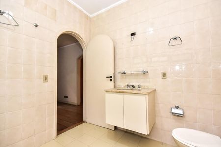 Casa à venda com 420m², 3 quartos e 3 vagasBanheiro da Suíte 3