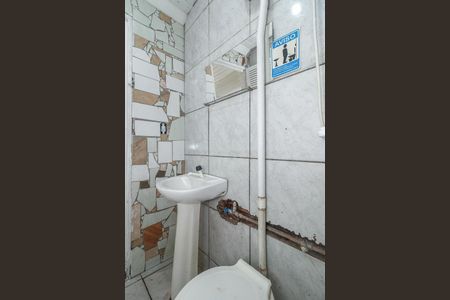 Banheiro de casa para alugar com 1 quarto, 27m² em Farrapos, Porto Alegre