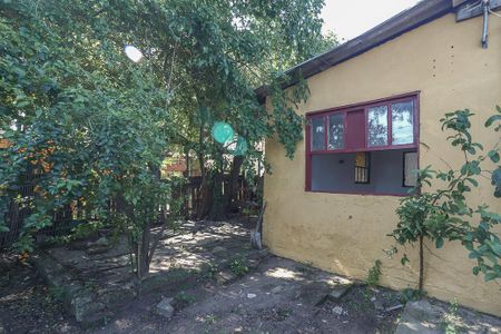 Fachada de casa para alugar com 1 quarto, 27m² em Farrapos, Porto Alegre