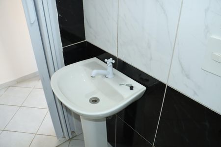 Casa de condomínio para alugar com 40m², 1 quarto e sem vagaBanheiro