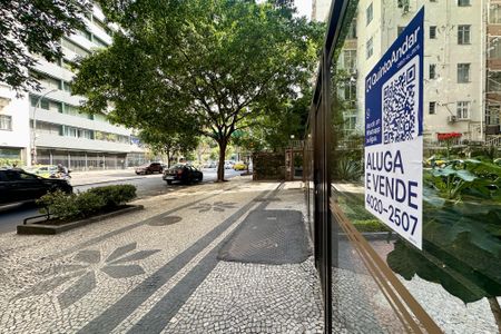 Apartamento à venda com 140m², 4 quartos e 2 vagasPlaquinha