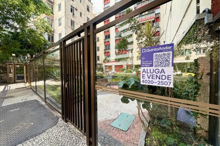 Apartamento à venda com 140m², 4 quartos e 2 vagasPlaquinha
