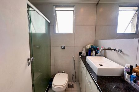 Apartamento à venda com 140m², 4 quartos e 2 vagasBanheiro da Suíte