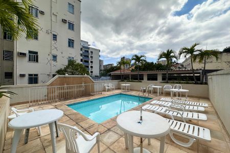 Apartamento à venda com 140m², 4 quartos e 2 vagasPiscina