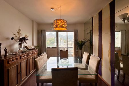 Apartamento à venda com 140m², 4 quartos e 2 vagasSala