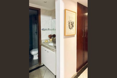 Apartamento à venda com 80m², 3 quartos e 2 vagasBanheiro 2