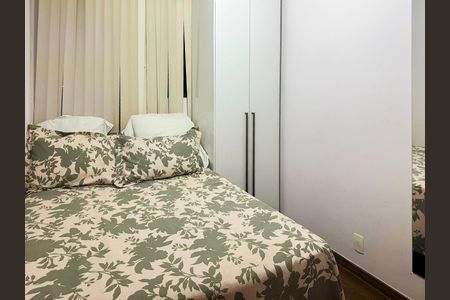 Apartamento à venda com 80m², 3 quartos e 2 vagasQuarto 2