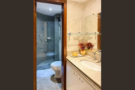 Apartamento à venda com 80m², 3 quartos e 2 vagasBanheiro 2