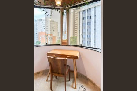Sala de apartamento à venda com 3 quartos, 80m² em Funcionários, Belo Horizonte