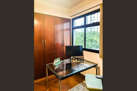 Apartamento à venda com 80m², 3 quartos e 2 vagasQuarto